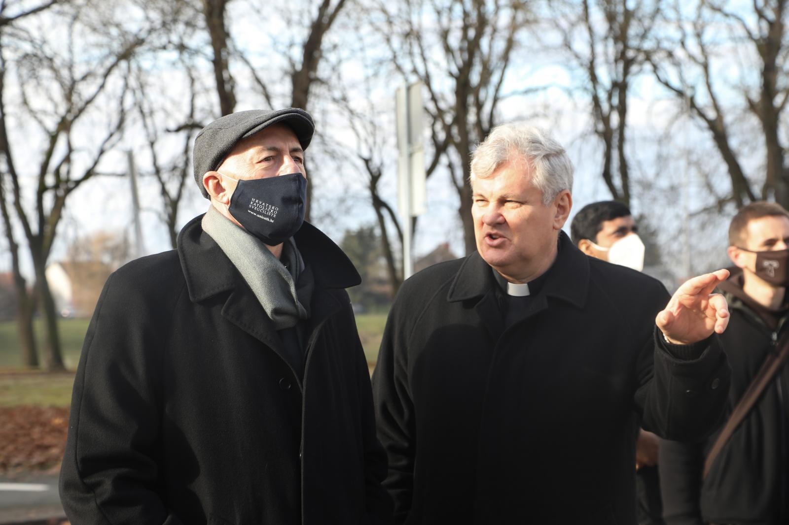 Sisak: Apostolski nuncij Giorgio Lingua i biskup Vlado Košić obišli katedralu