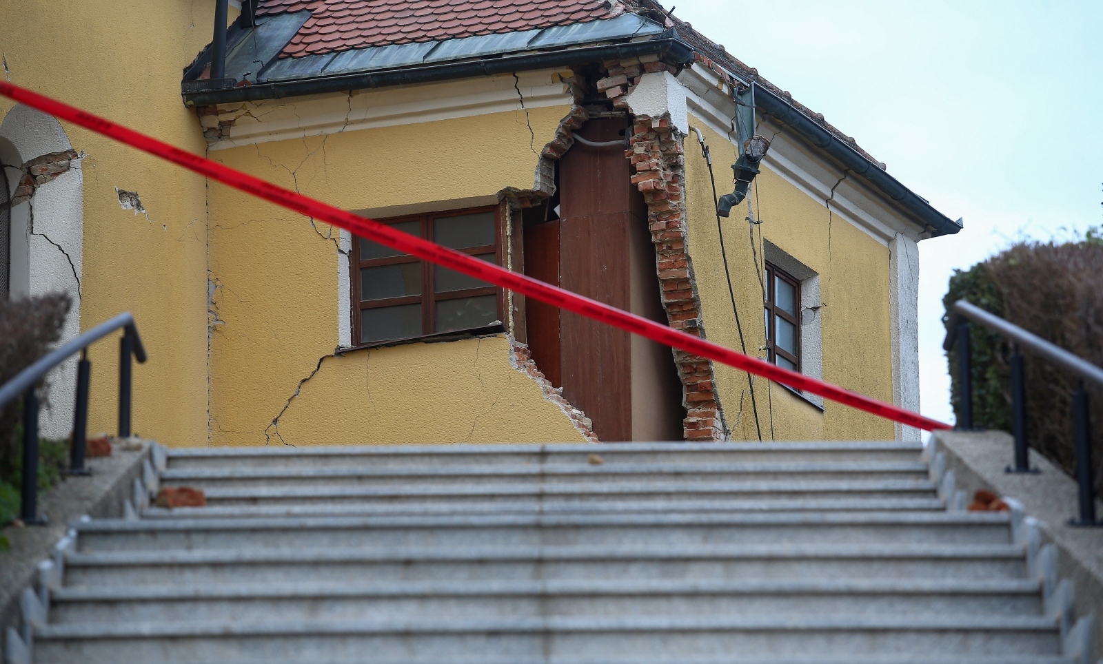 Crkva Uzvišenja Svetog Križa u Kravarskom stradala je u potresu