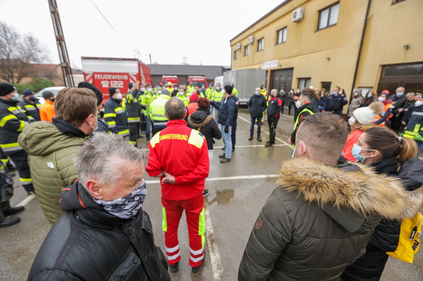 Sisak: Austrijski konvoj kamiona stigao s donacijama za potresom pogođena područja