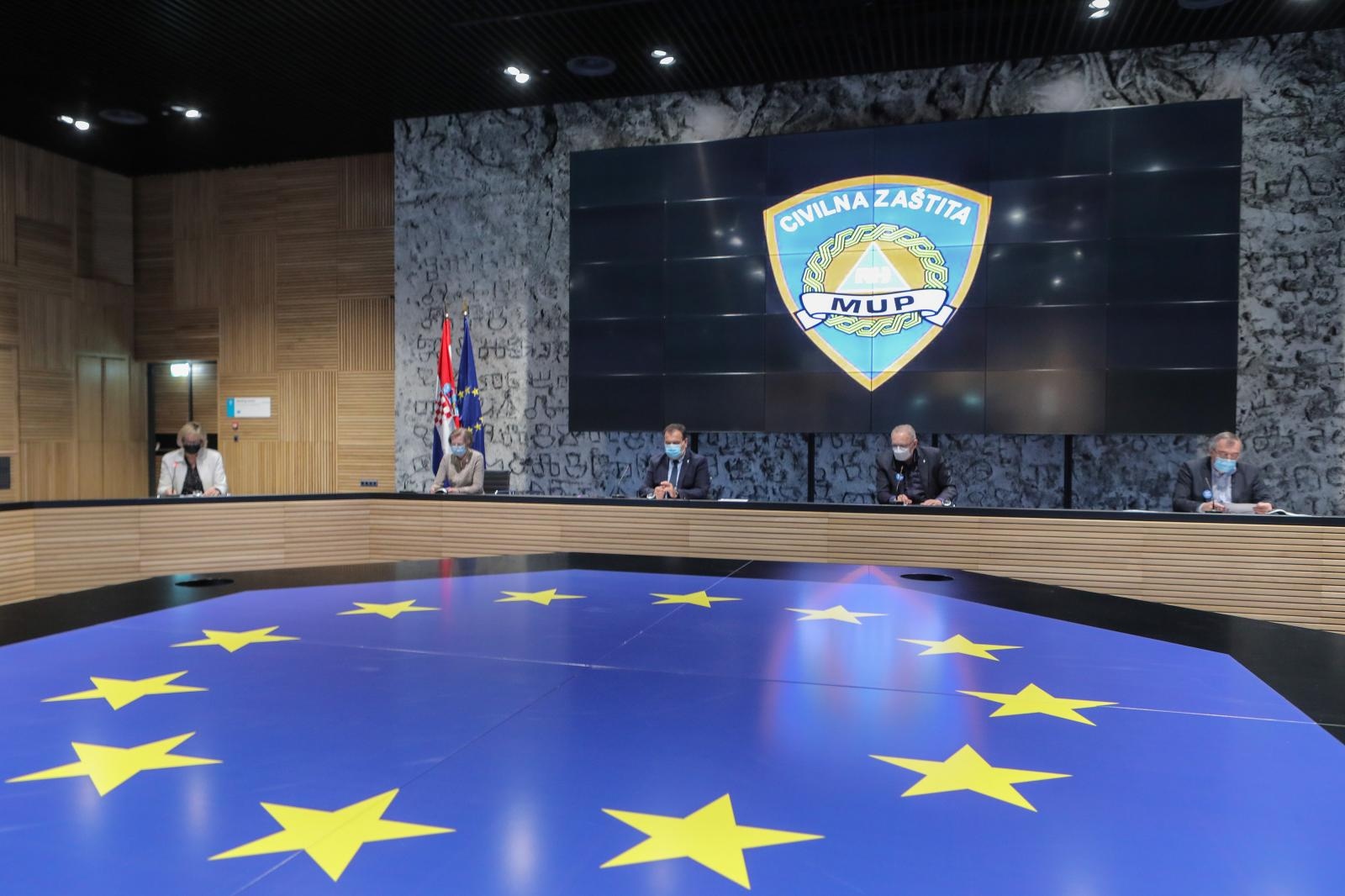 U Hrvatskoj zabilježeno 1098 novih slučajeva koronavirus, preminulo je 38 osoba