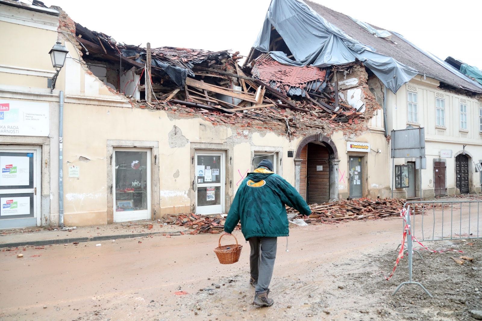 Petrinja, potres, potres Petrinja, ruševine, građani, posljedice potresa