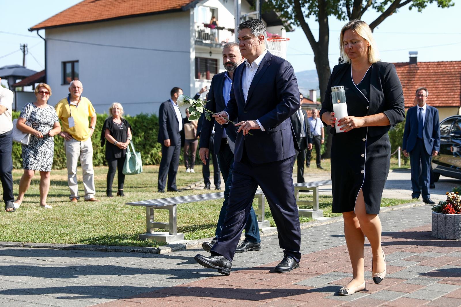 Zoran Milanović u Vitezu odao počast kod spomenika „Osmica“