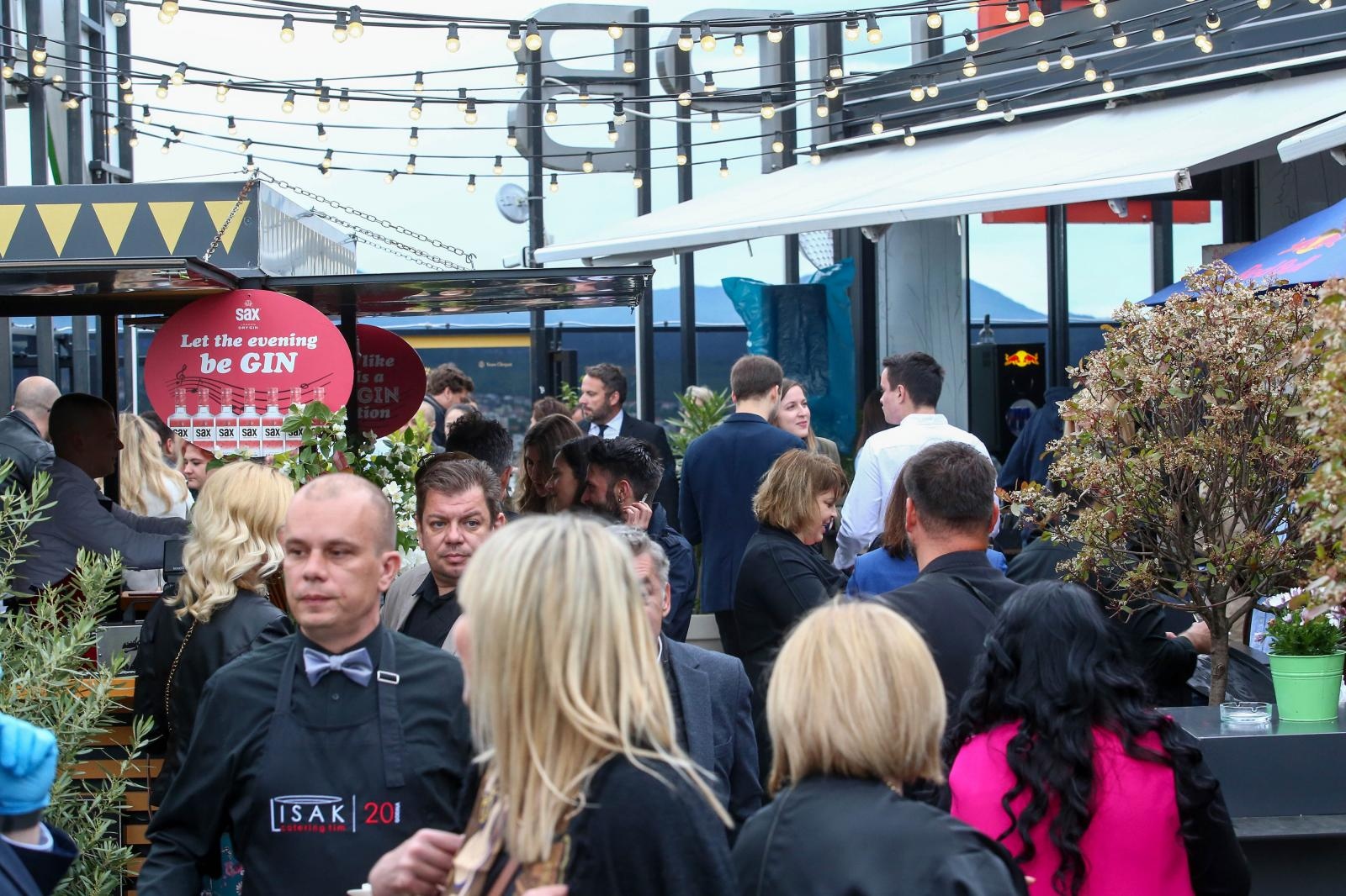 Koronaparty, korona zabava, probna večera, pilot-projekt