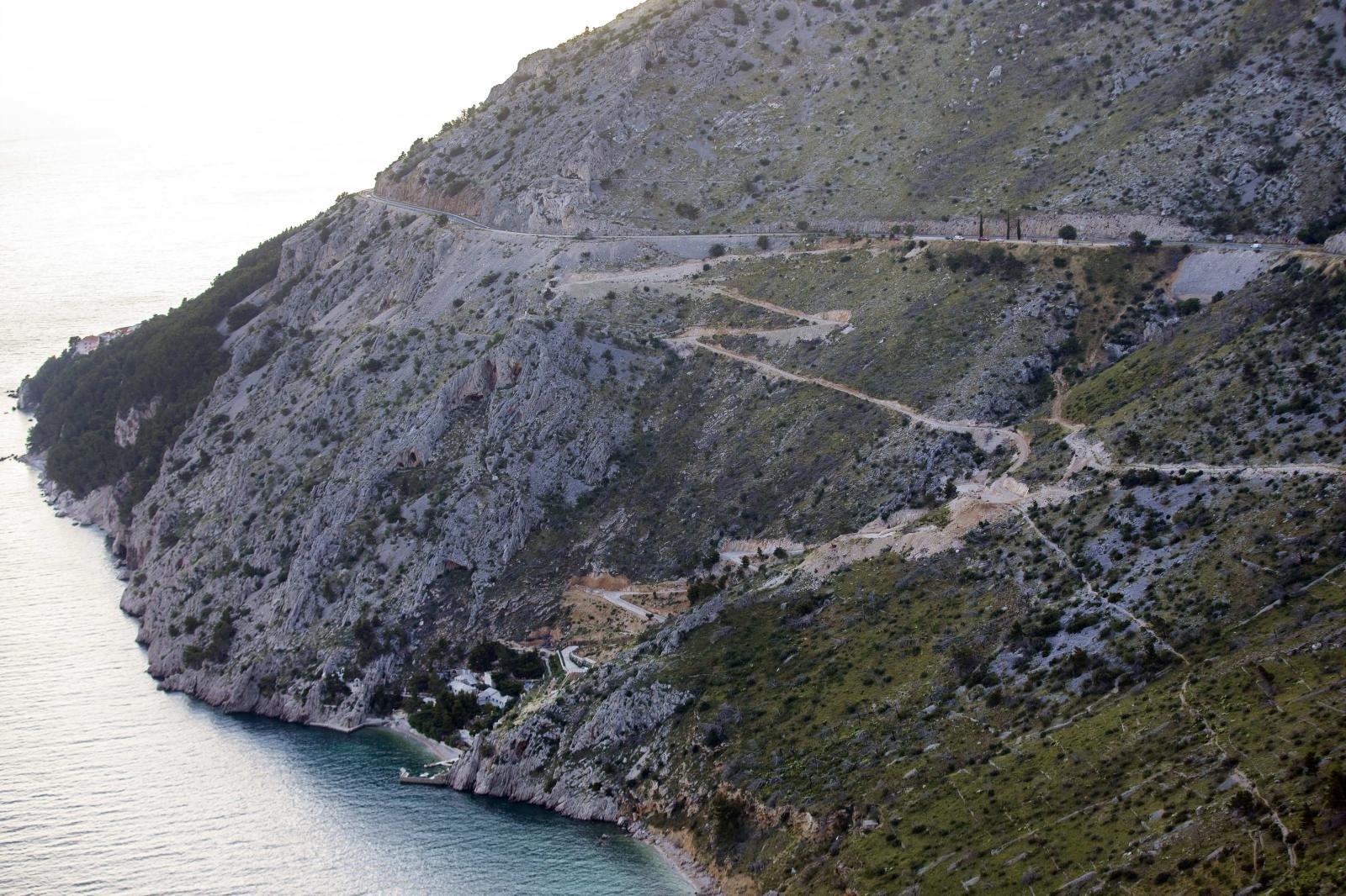 Zadvarje: Poduzetnik Stipe Latkovic nastavlja s devastacijom Vruje