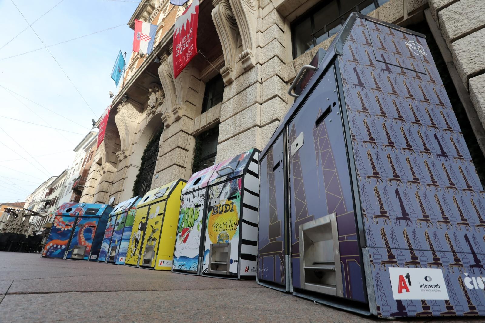 Rijeka, Korzo, spremnici za otpad