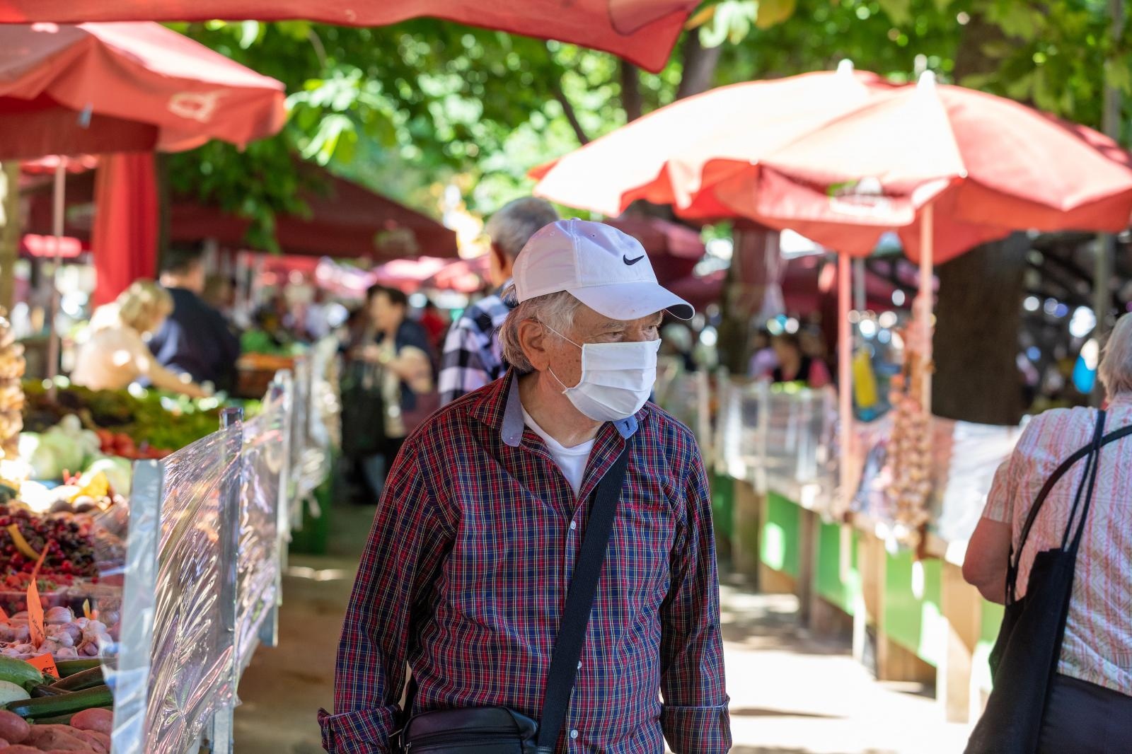 istra, pula, korona, plac, tržnica, maska, umirovljenik