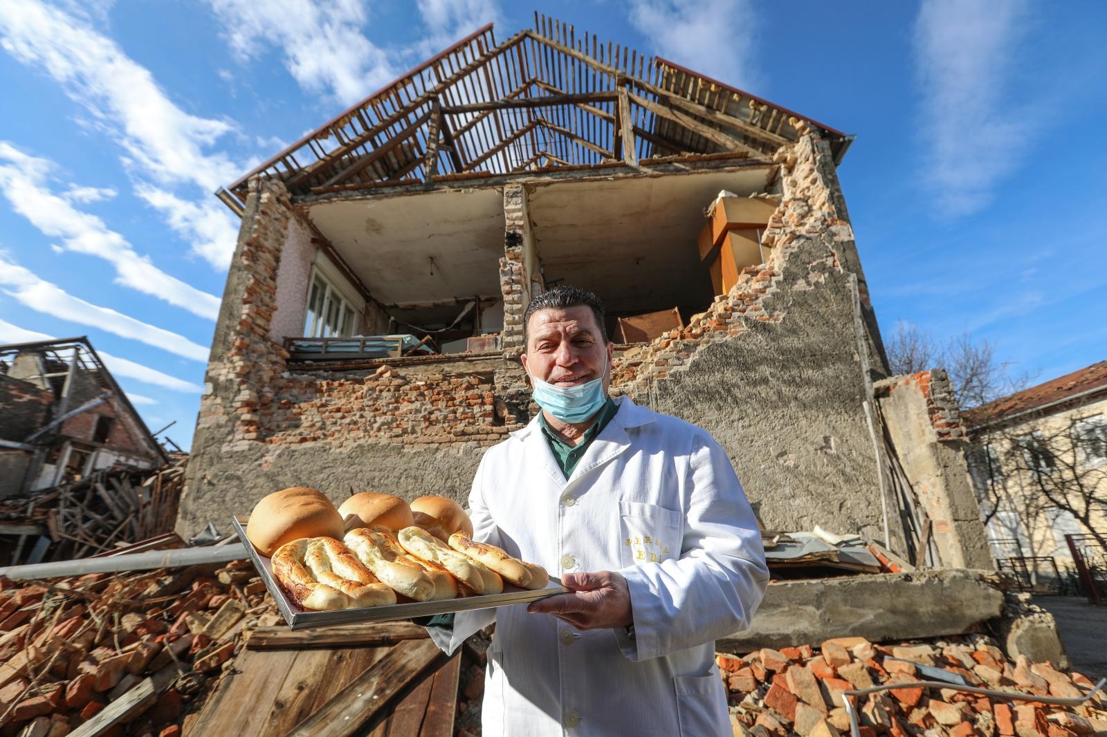 pekara Edi, Petrinja potres, kruh