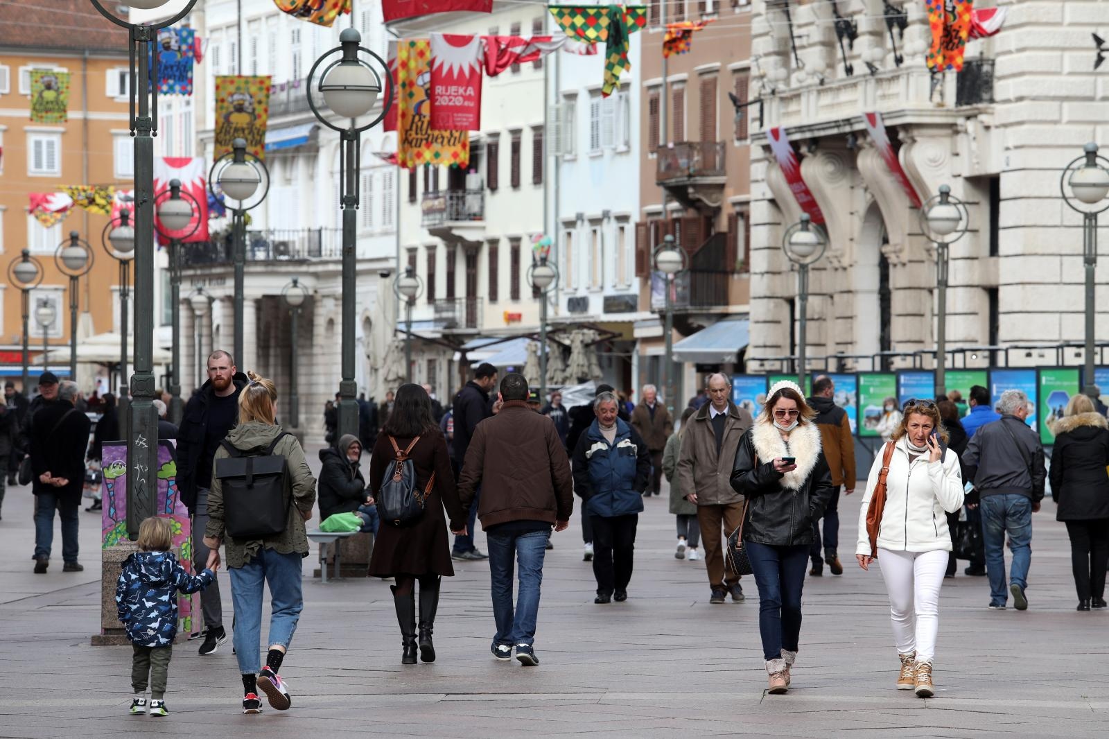 rijeka, korzo, ljudi, proljeće, šetnja, narod, okupljanje