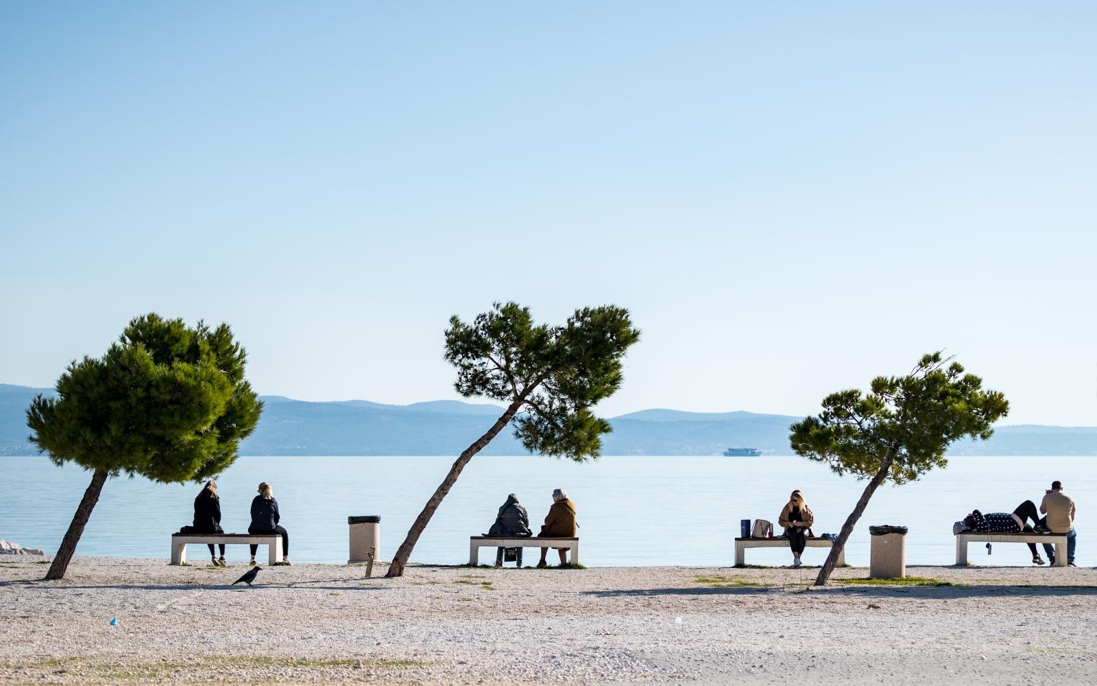 žnjan, more, split, nebo, vrijeme, sunčano, lijepo vrijeme, proljeće, dalmacija, more, šetanje, ljudi, plaža