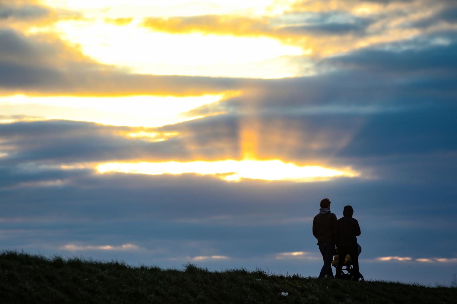 zagreb, nasip, rijeka sava, sunce, proljeće, zalazak sunca,