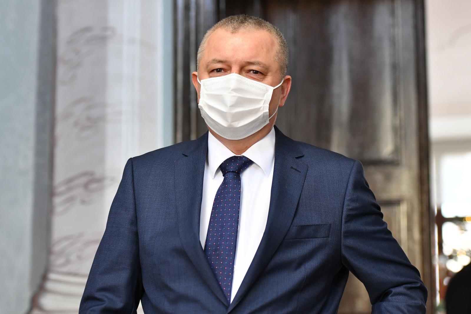 Varaždin: Ministar Darko Horvat dodijelio Varaždinskoj županiji računala i računalnu opremu