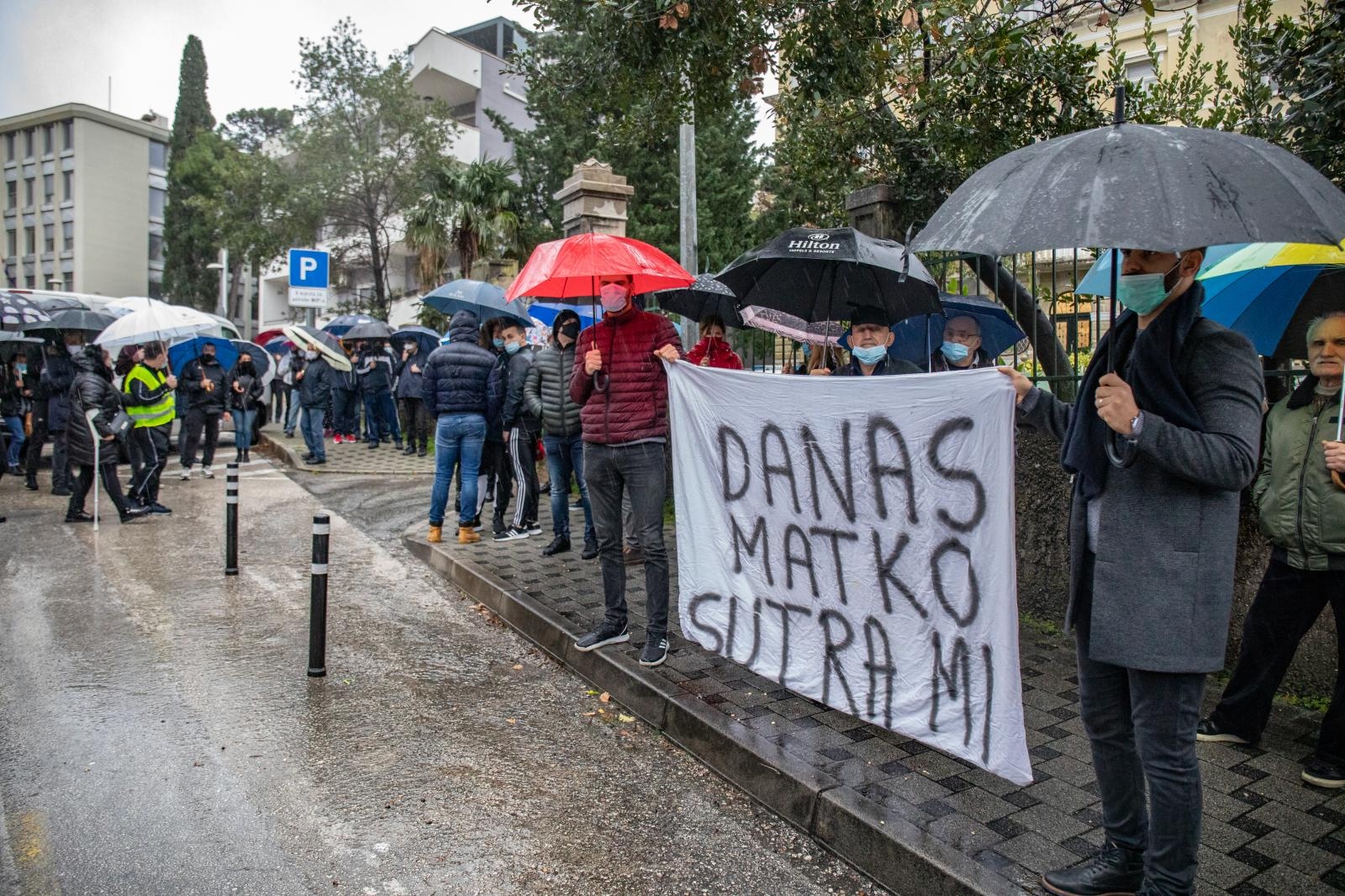 Dubrovnik: Prosvjed za policijskog načelnika optuženog za seksualno uznemiravanje kolegica