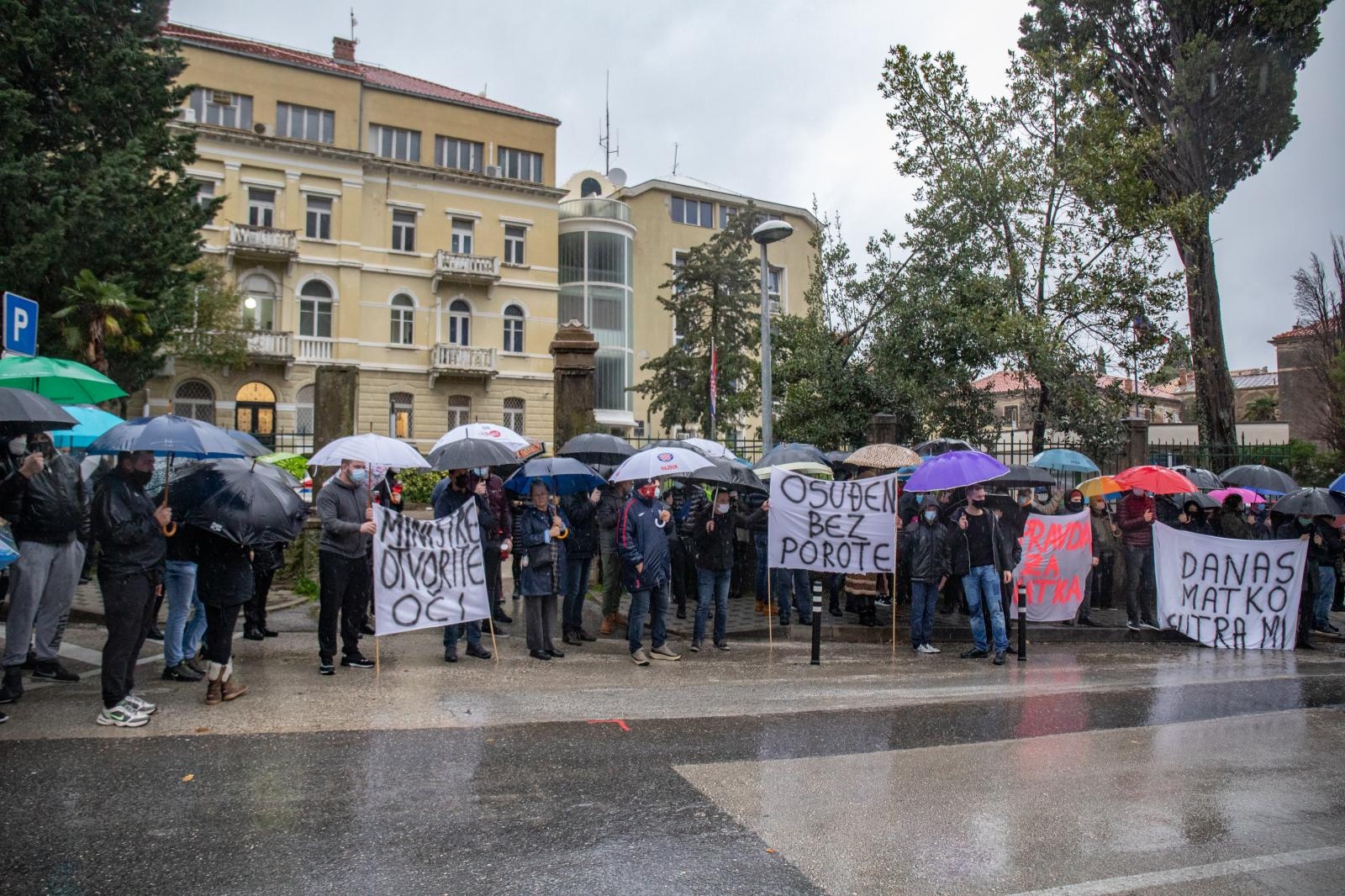 Dubrovnik: Prosvjed za policijskog načelnika optuženog za seksualno uznemiravanje kolegica
