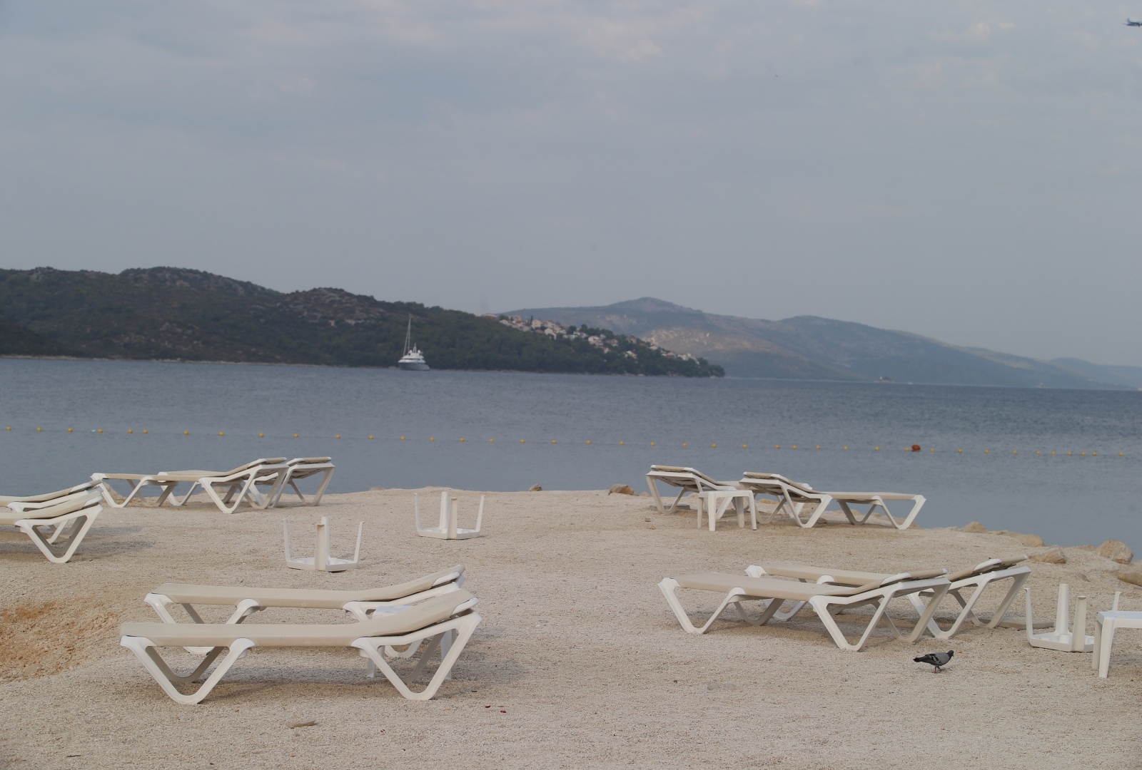 Plaža u Okrugu Gornjem prije samo nekoliko dana bila je puna turista