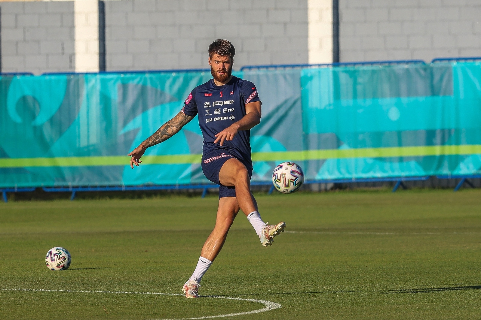 Hrvatski nogometni reprezentativci odradili trening u Rovinju