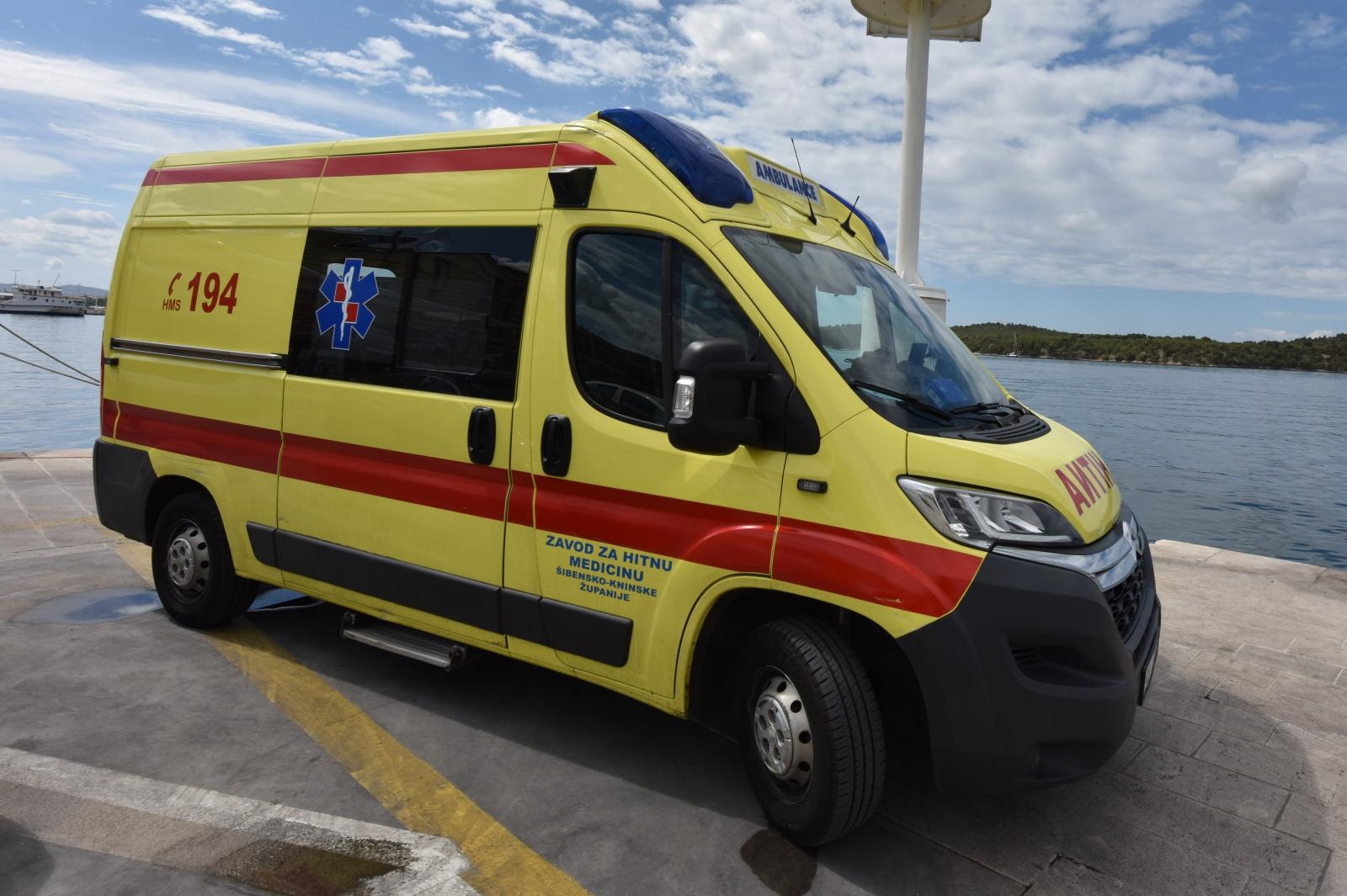 hitna , hitna pomoć, vozilo PIXSELL