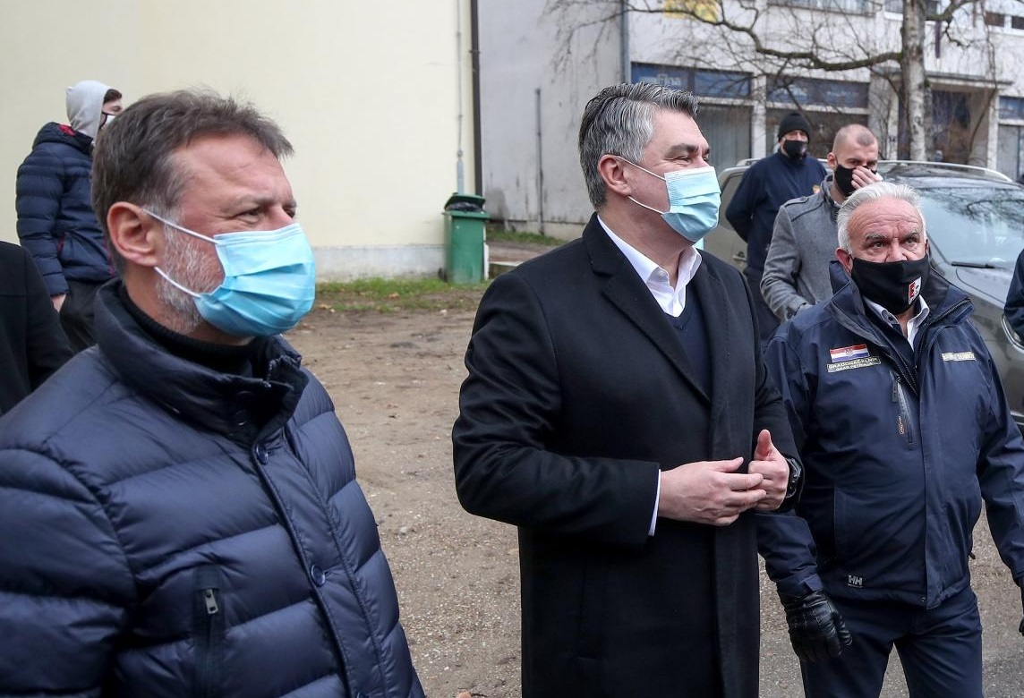 Državni vrh obišao Petrinju koja je stradala u potresu