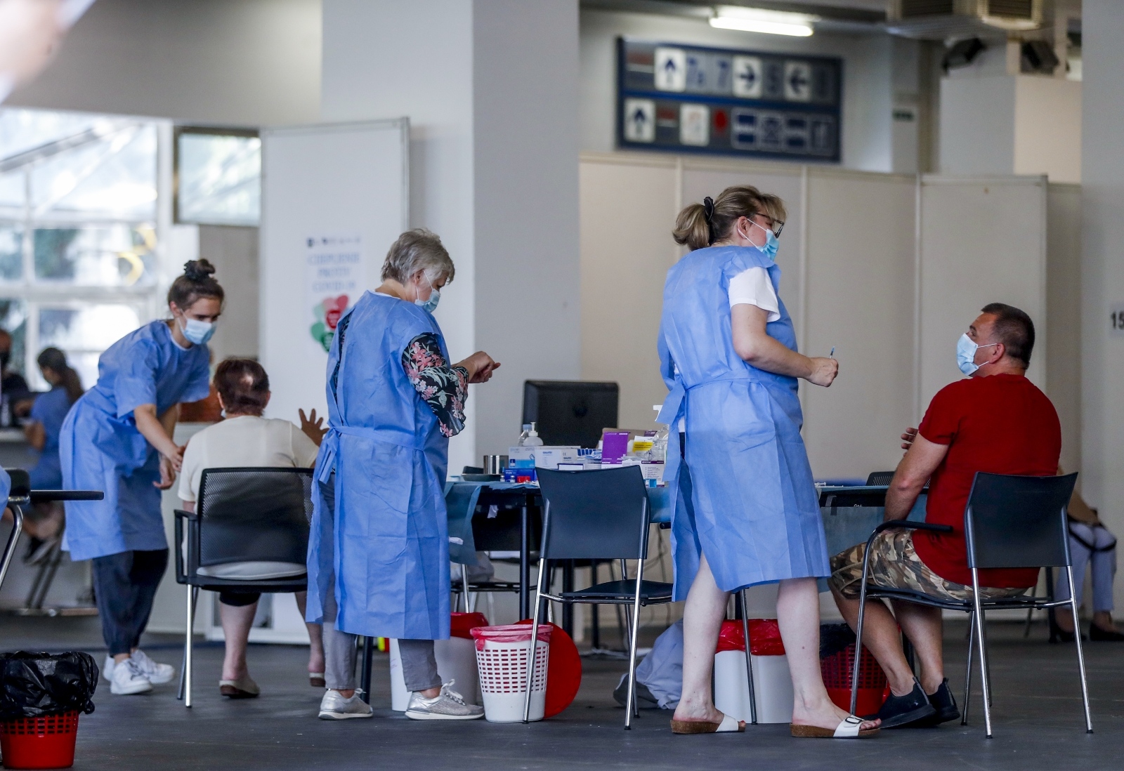 Zagreb: Masovno cijepljenje protiv koronavirusa na Velesajmu