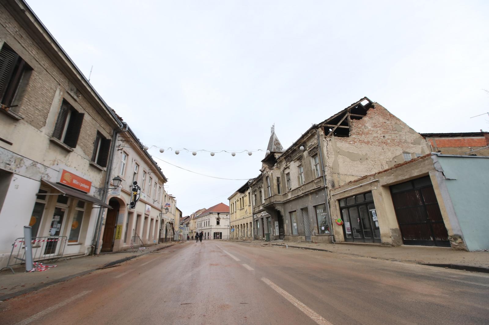 Dan nakon potresa u Petrinji i okolnim selima