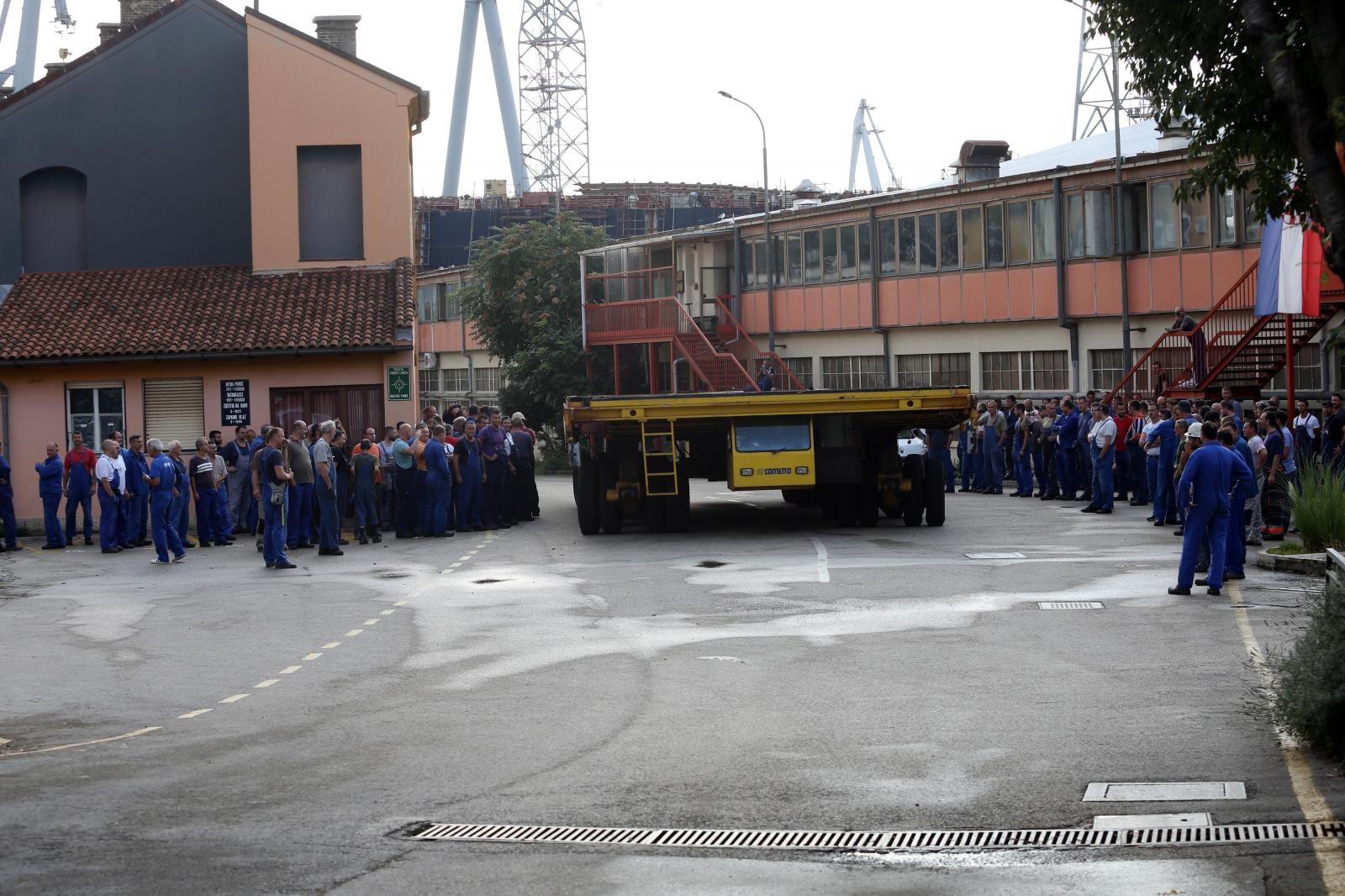 Rijeka: Radnici 3. maja blokirali ulaz u brodogradilište