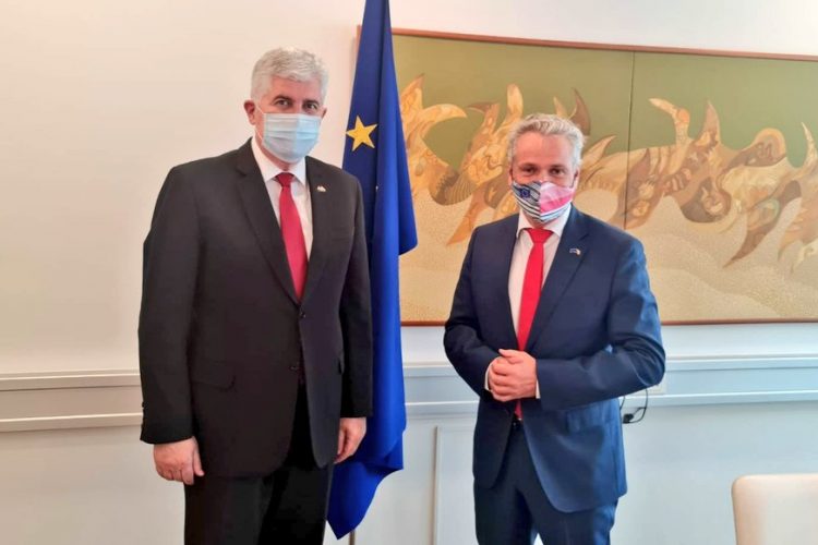 Dragan Čović, Joahnn Sattler