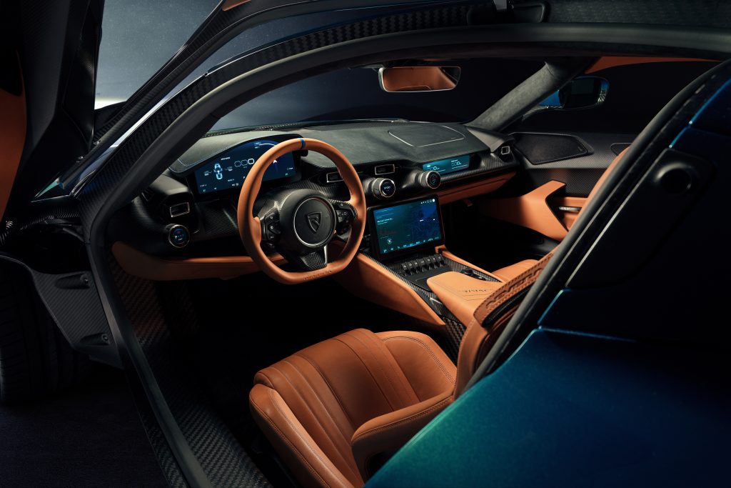 RIMAC_NEVERA_INTERIOR_MIDDLE-1024x683.jpg