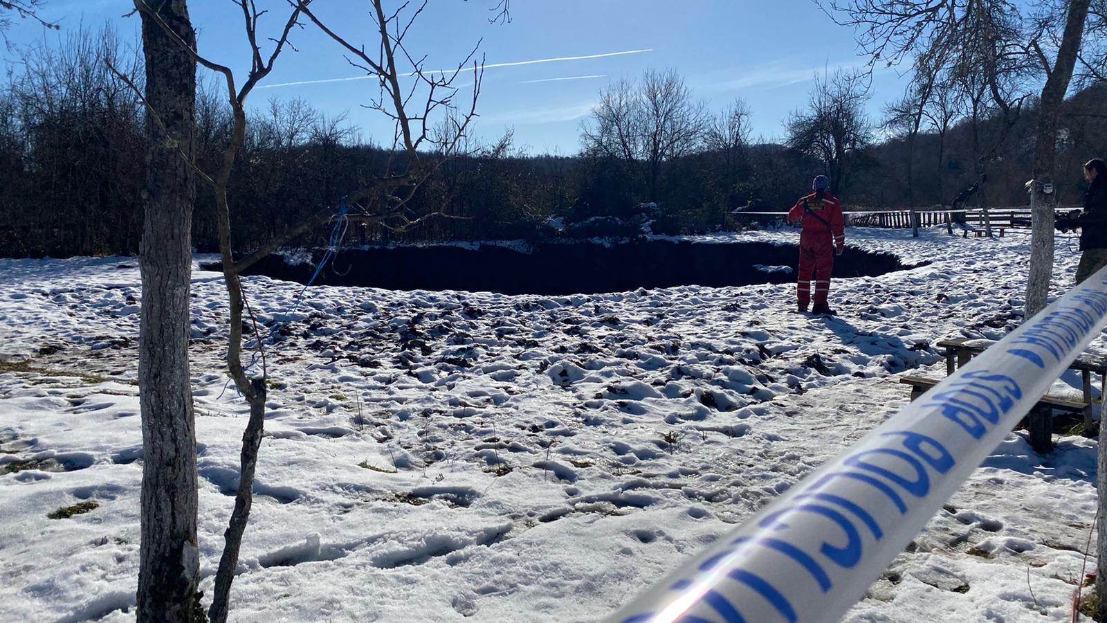 potres petrinja, rupa, snijeg