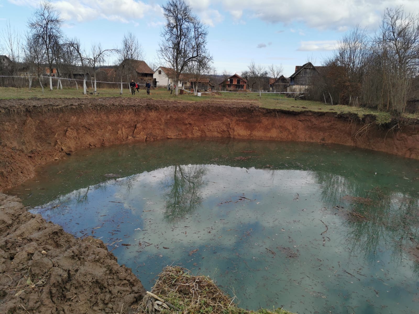 mečenčani, rupa, potres, vrtača