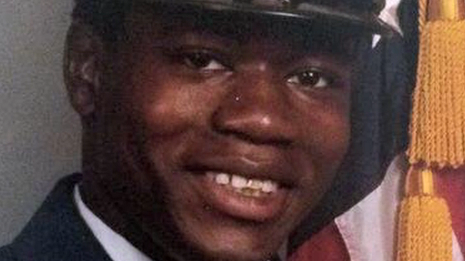 ag-cnn-walter scott-daz(20150409-092745519).mxf.Still001