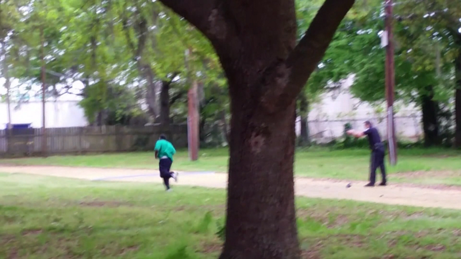 ag-cnn-walter scott-daz(20150409-092745519).mxf.Still002