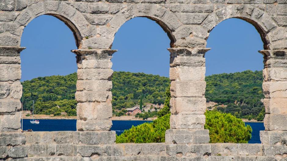 amphitheater-2540825_1920