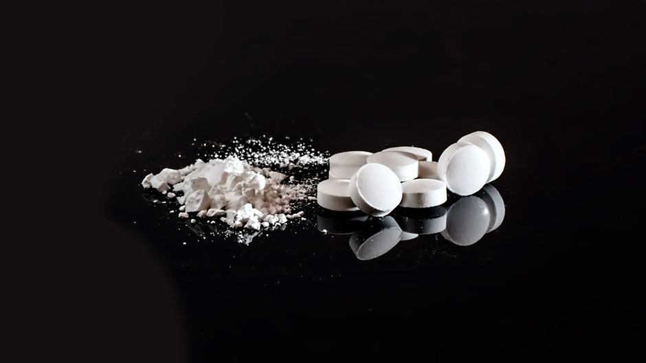 apothecary-437743_1920