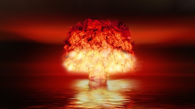 atomic-bomb-2621291_640