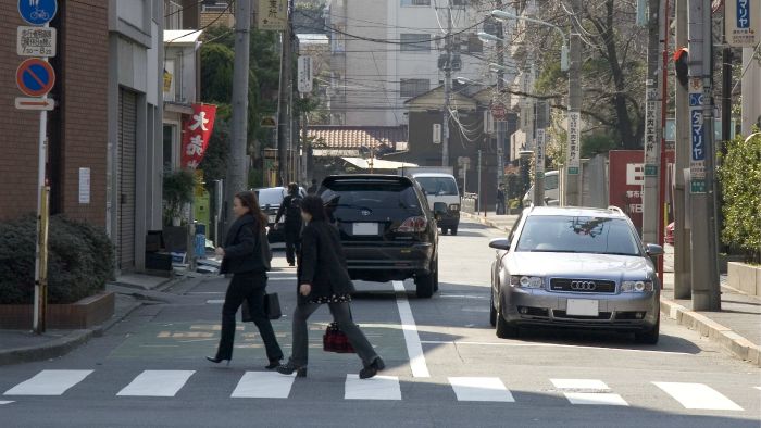 Auto_Automobil_Cesta_Ulica_MorgueFile