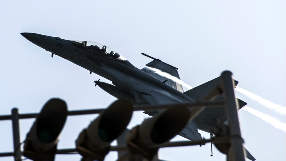 avion lovac fa 18 tanjug ap US Navy, Mass Communication Specialist 3rd Class Brian Stephens