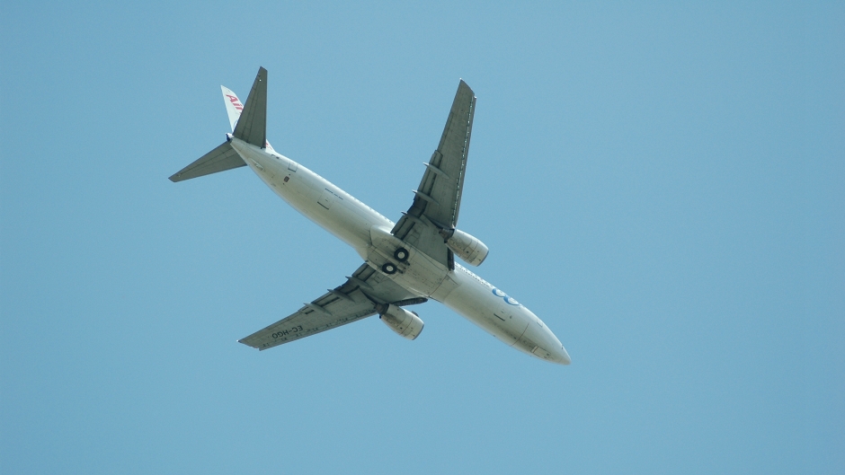 avion odozdo (stego_sd)