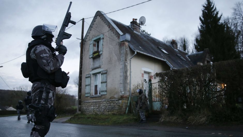 BeFunky_2015-01-08T172238Z_1375705457_PM1EB181ESL01_RTRMADP_3_FRANCE-SHOOTING