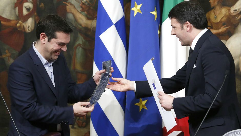BeFunky_2015-02-03T184440Z_1916418893_GM1EB2407HL01_RTRMADP_3_EUROZONE-GREECE-ITALY-TSIPRAS