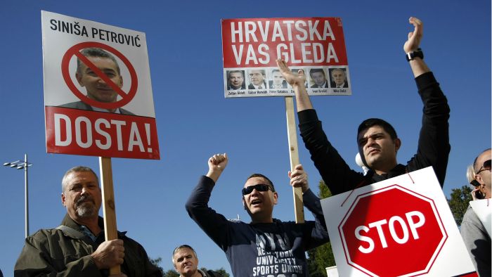 BeFunky_Ina radnici_CROPIX_Ronald Gorsic