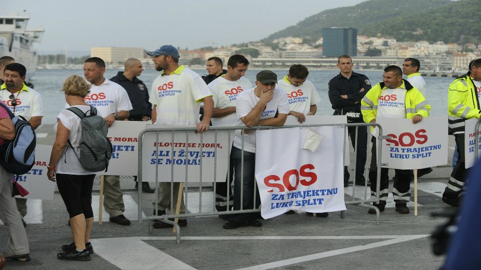 BeFunky_luka_prosvjed12-151014