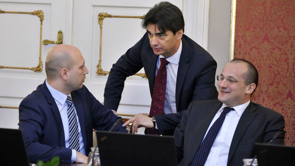 BeFunky_vlada_sjednica8-190215