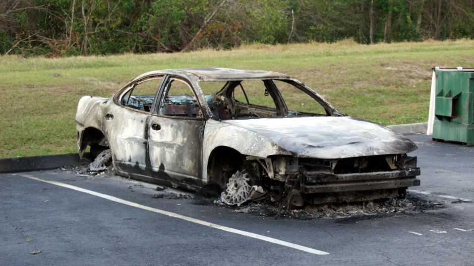 BeFunky_zapaljeni auto