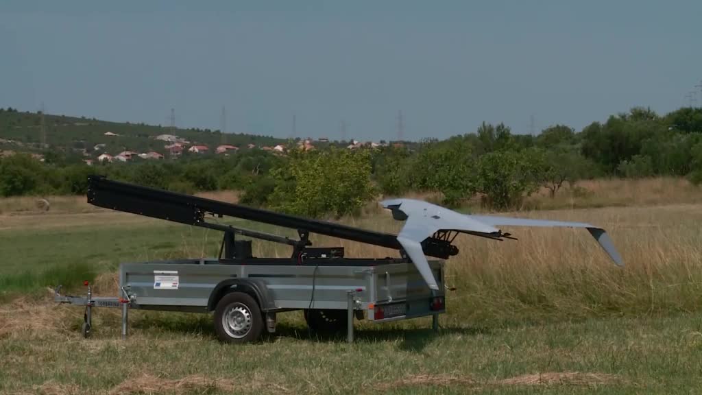 Besposadnim zrakoplovnim sustavom protiv požara