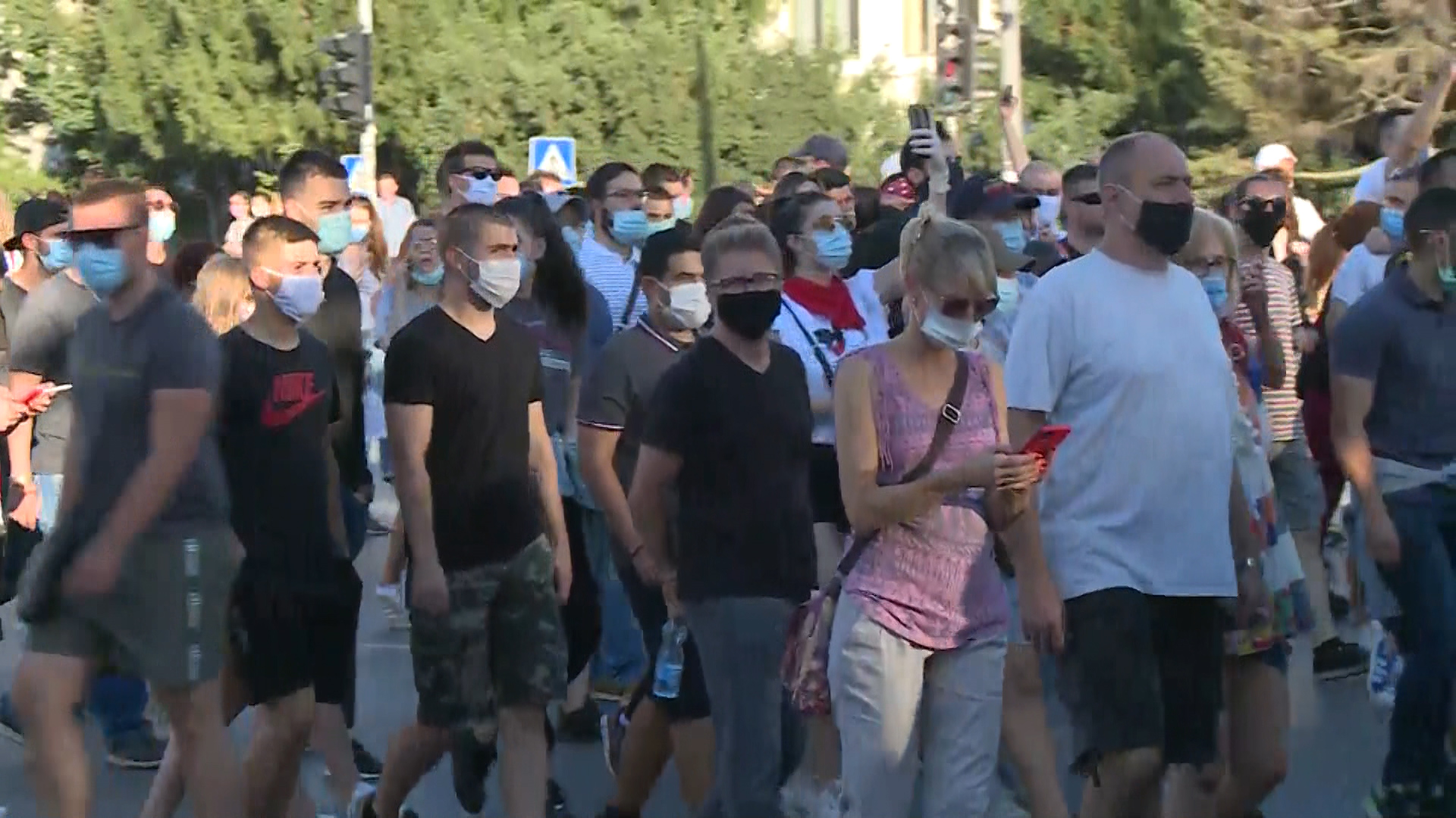 bg-live u-protesti-1840-080720-nmk-wmt.18_42_29_08.Still002