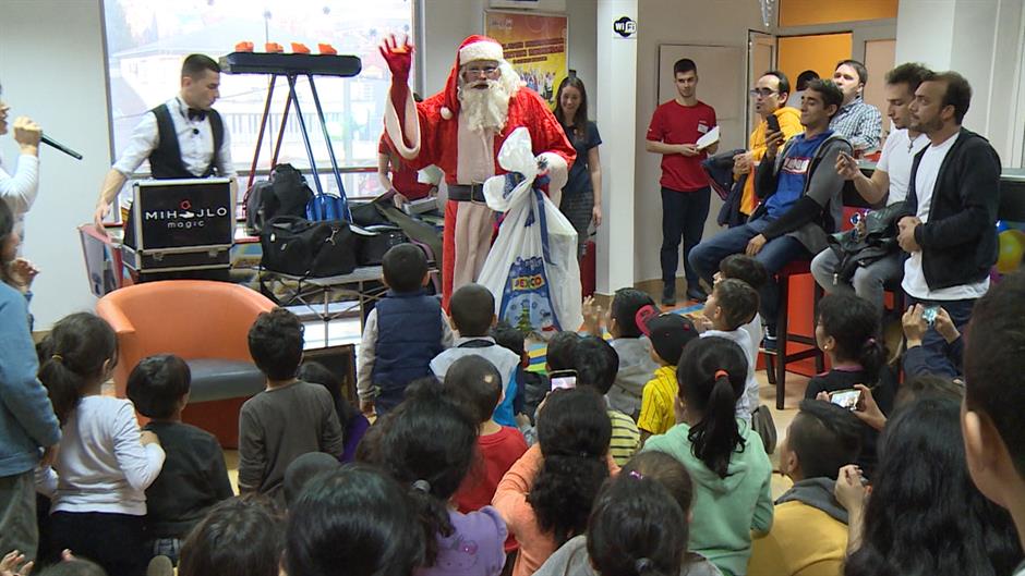 BG-PAKETICI VO-19-JPZ(20171225-184418064).mxf.Still001