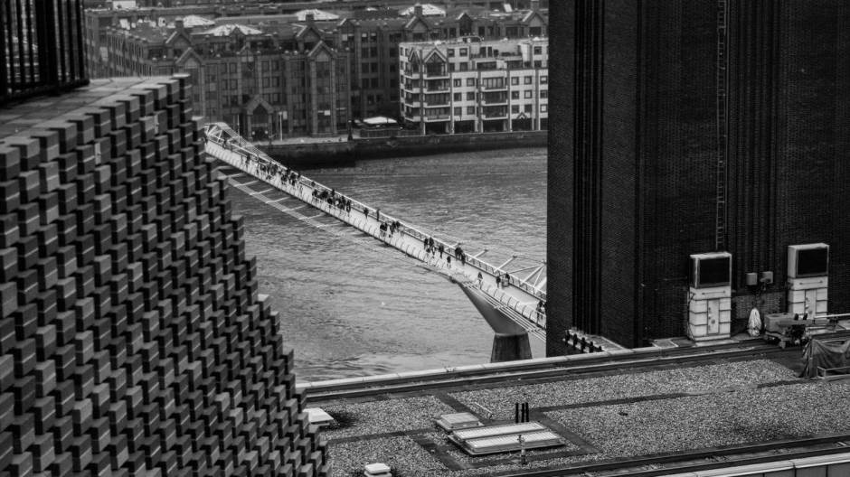 black-and-white-3993037_1280