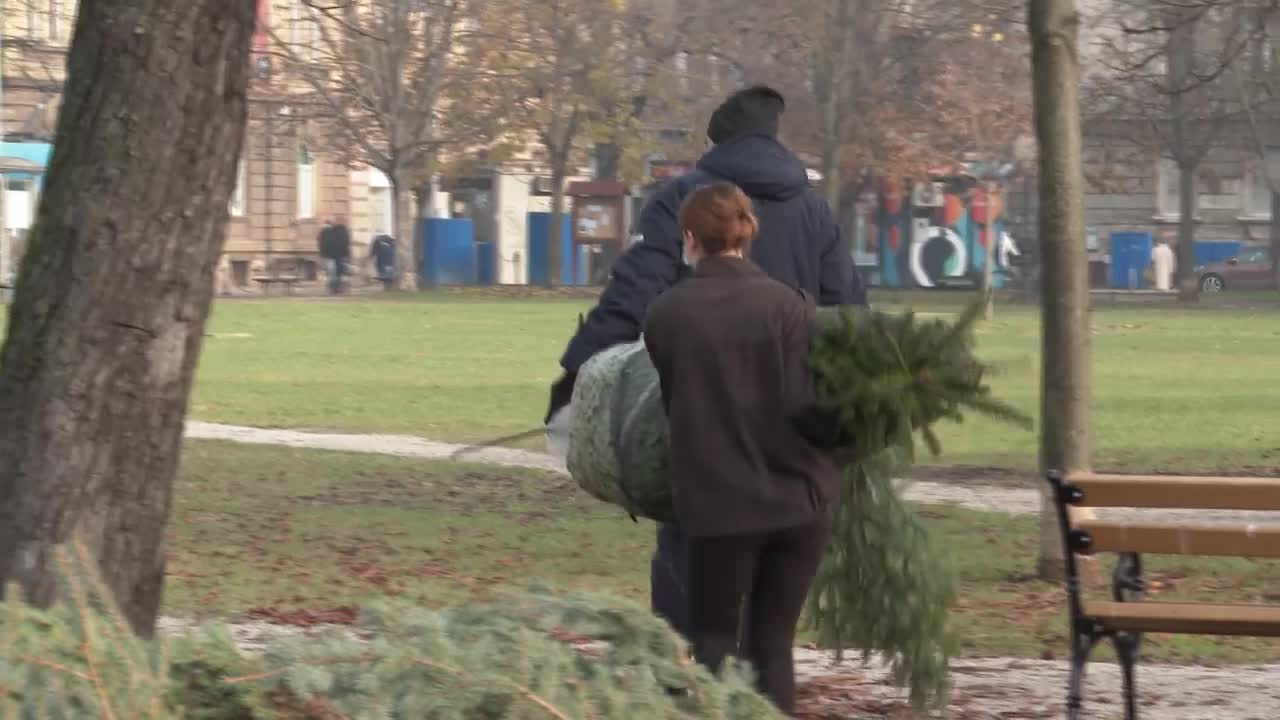 Blagdanska potrošnja u doba korone: Promijenile su se navike kupaca