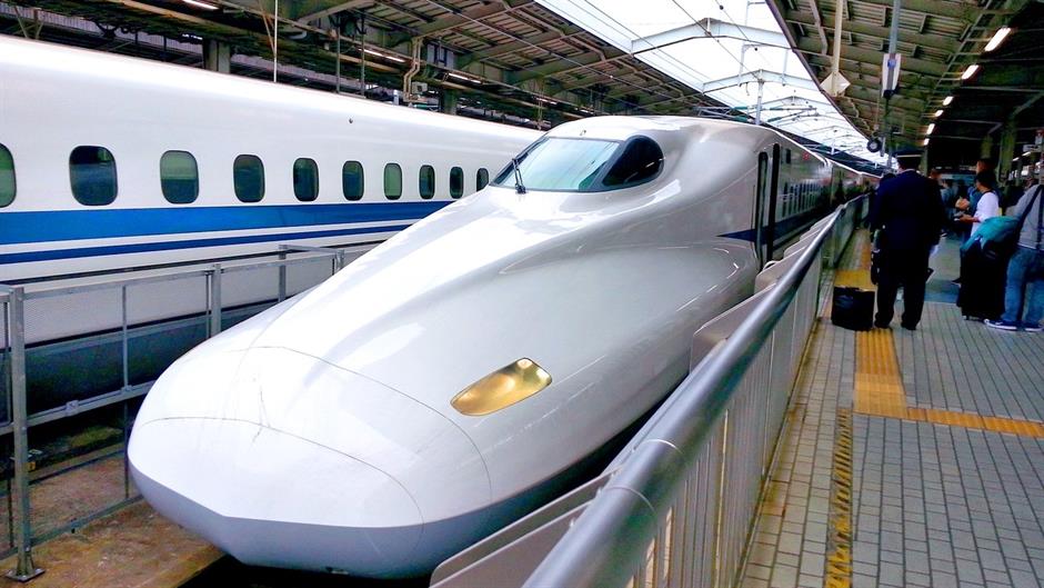bullet-train-1540467_1280