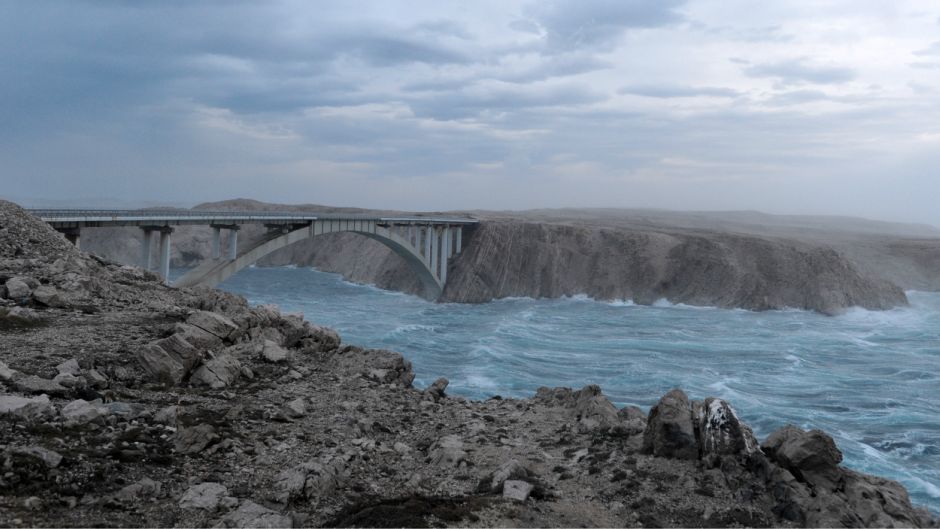 bura_paski_most_SimeSokota_cropix