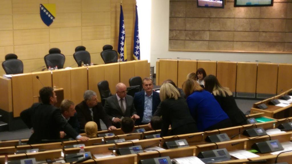 C-QpZJbXgAAGLWs.jpg large